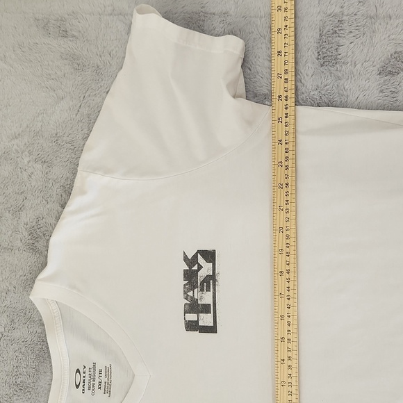 OAKLEY men's vneck tee shirt - Picture 5 of 7